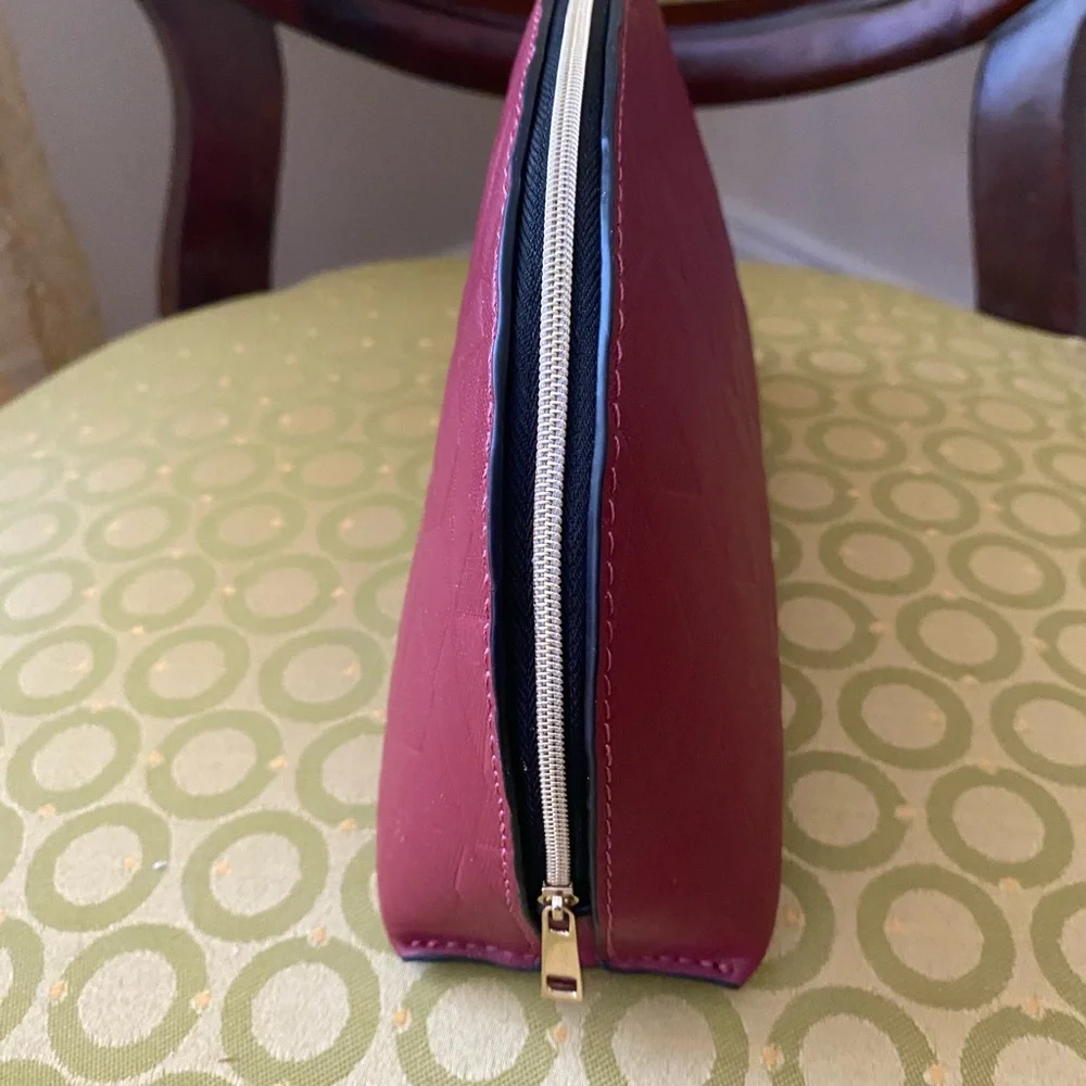 Cosmetic bag